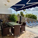 Villa Seafront *