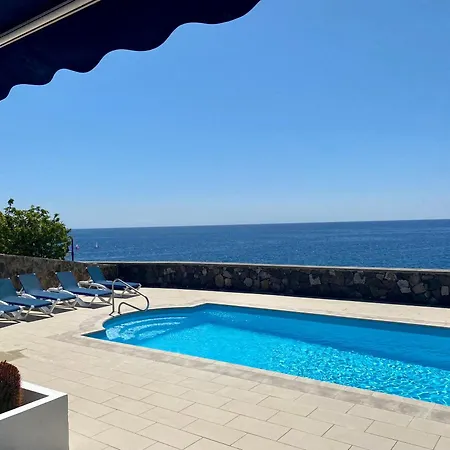 فيلة Seafront *